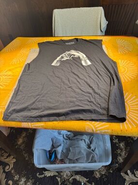 Taylor Swift Black Sleeveless Tank with Hand-Heart Graphic